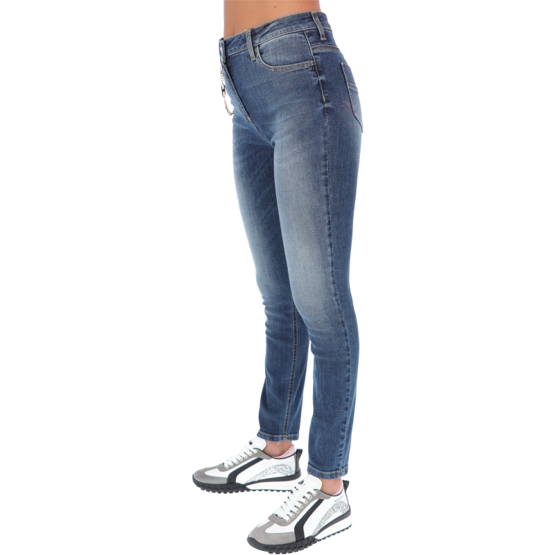 SKINNY JEANS WITH LOGO EMBELLISHED CHAIN