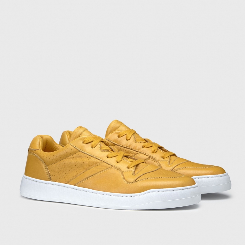 SNEAKERS IN YELLOW LEATHER